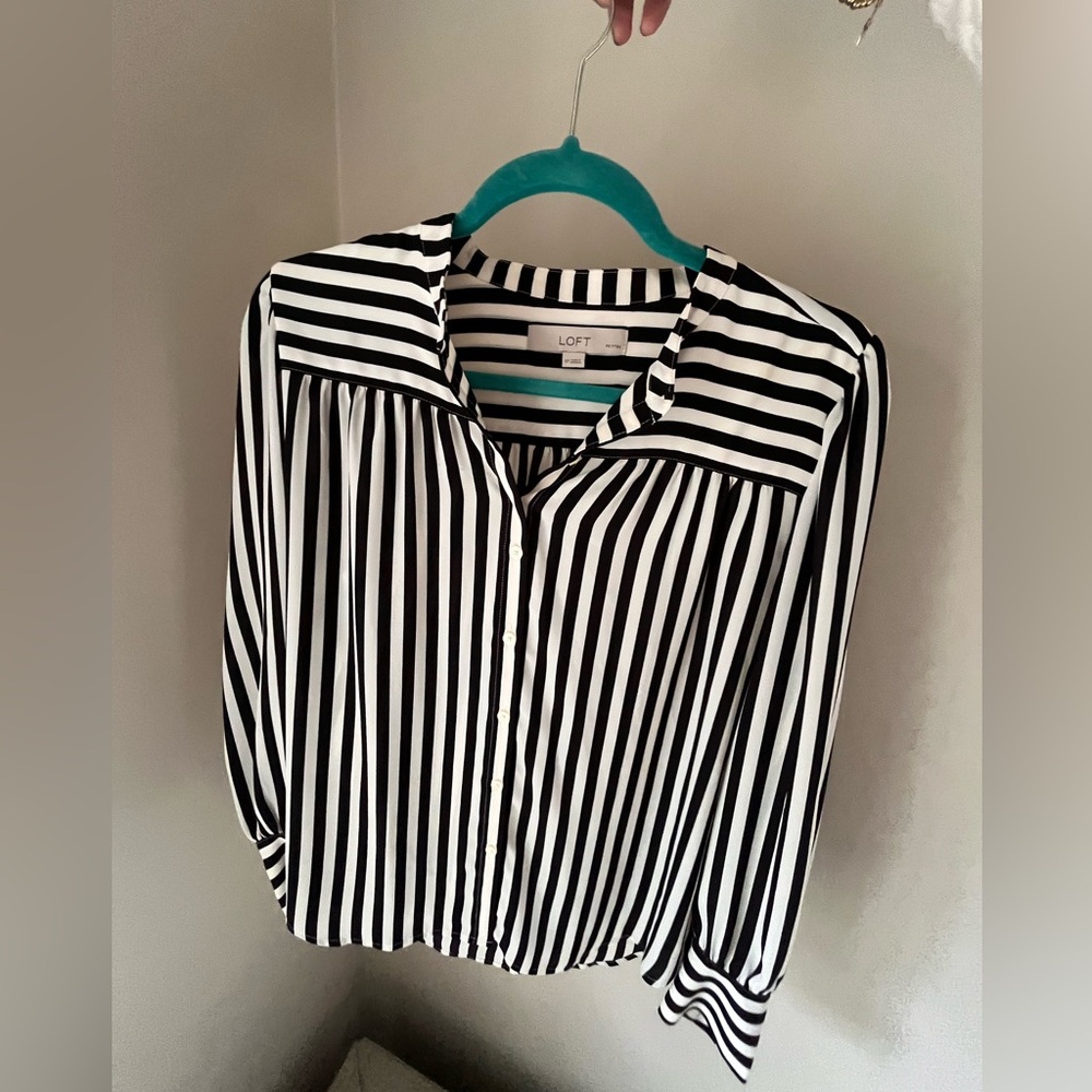 LOFT BLACK AND WHITE STRIPED BLOUSE